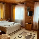 Guest house Karpatska Mria 3*