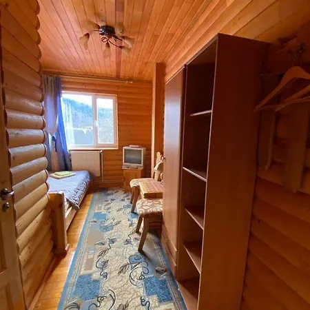 Karpatska Mria Affittacamere 3*