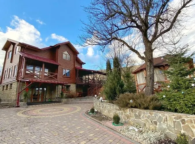 Konukevi Karpatska Mria 3*