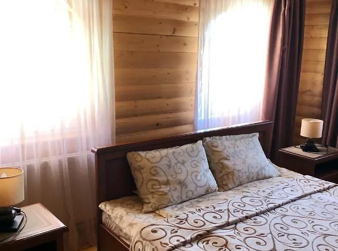 Karpatska Mria Konukevi