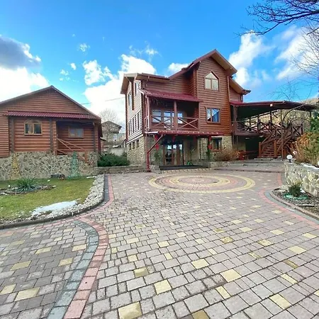 Pensjonat Karpatska Mria