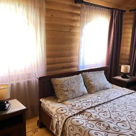Karpatska Mria Konukevi