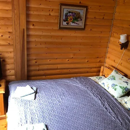 Karpatska Mria Konukevi *